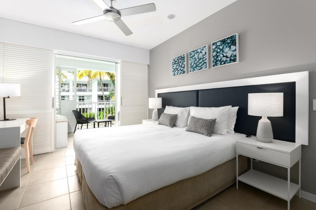 Beach Club Port Douglas Luxury Apartments Exterior photo