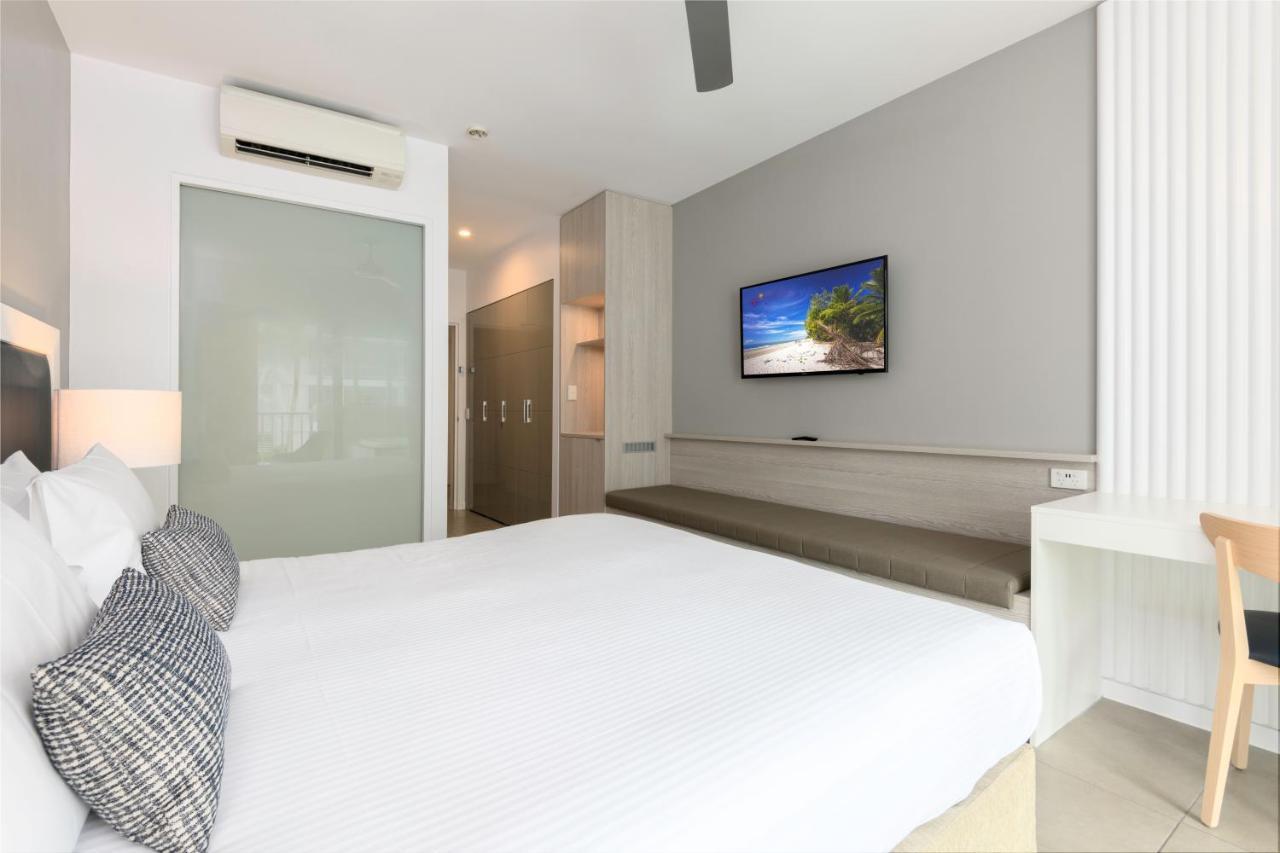 Beach Club Port Douglas Luxury Apartments Exterior photo